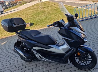 Honda Forza 300 , 11600km, r.v. 2019 - 2