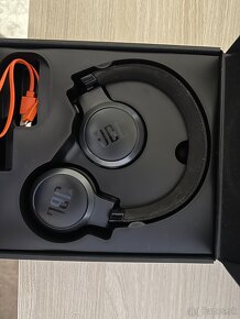 JBL LIVE 400BT - 2