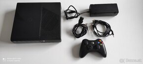 Xbox 360 slim 250gb+hry - 2