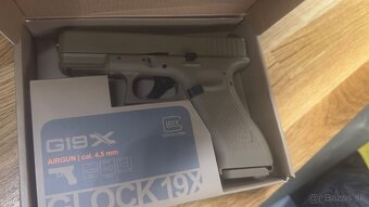 UMAREX Glock 19 CO2 blowback 4,5mm 3J - 2