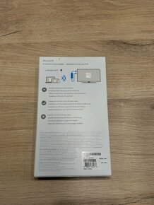 Microsoft 4K Wireless Display Adapter (Model #1942) - 2