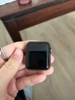 Apple watch series 3 38mm čierna - 2