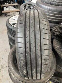 Bridgestone 225/50 R18 - 2