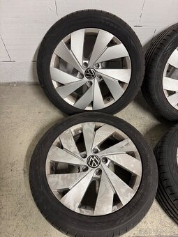 Golf 225/45R17 - 2