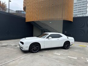 Predám Dodge Challenger 5.7 Hemi V8 2019 - 2