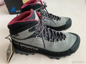 Dámska turistická obuv La Sportiva veľ.39 - 2