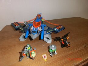 Lego Nexo Knights Aaron Foxs Aero-Striker V2 - 2