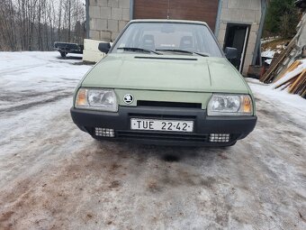 PRODÁM škoda Favorit 135 LS r.v. 1990 Auto je po prvním maji - 2