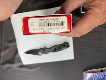 Redám nôž Spyderco Paramilitery 2 vlk CMO - 2