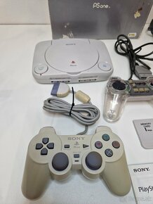 PlayStation 1 v krabici + 2 ovládače a hry - 2