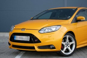 Ford Focus 2.0 EcoBoost SCTi ST R - 2