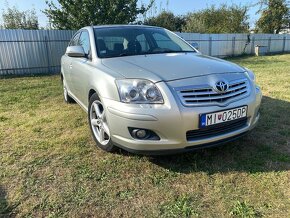 Toyota Avensis 2.2 diezel - 2