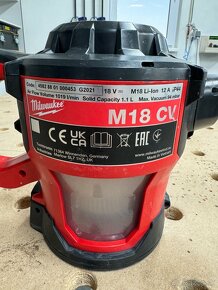 Kompaktný akú vysávač.Milwaukee M18 CV - 2