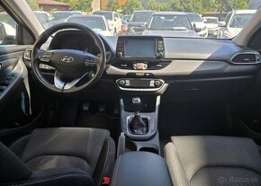 Hyundai i30 1.4-KAMERA-TAŽNÉ-FASTBACK - 2