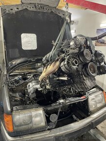 Mercedes motor w124 w201 m102 90kw - 2