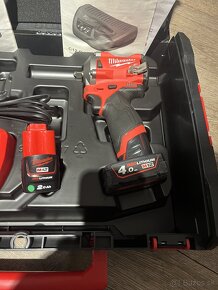 MILWAUKEE M12 FIW38-422X AKU 3/8" RÁZOVÝ UŤAHOVÁK - 2