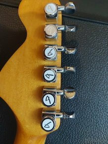 squier stratocaster - 2