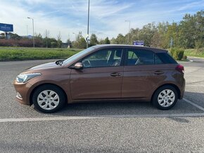 Hyundai i20 hnedy - 2