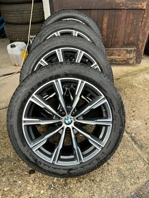 ORIG.BMW X5 G05 R20 zimne - 2