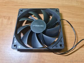 Ventilátor Noctua a ASUS a káble rezervované - 2