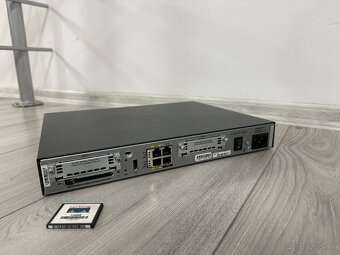 Cisco 1841 ROUTER (MODULAR) - 2