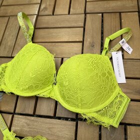 Victoria’s secret podprsenka 75C / 34C tanga S - 2