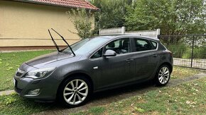 Opel Astra 1.4 turbo benzín - 2