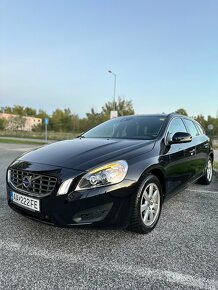 Volvo V60 2.0 D3 5 válec diesel, Automat, Momentum - 2