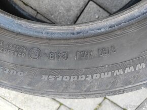 Predám dve zimné pneu Matador 185/60R15 - 2