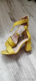 žlté sandále - nové - 2