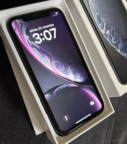 iPhone XR 64GB black - 100% batéria - 2