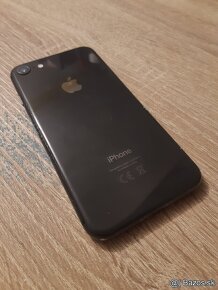 iPhone 8 / 256GB čierny pekný stav - 2