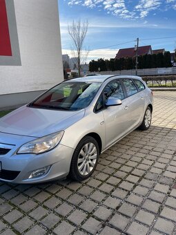 Opel astra J sport tourer - 2