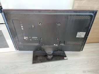 Samsung SMART TV 101cm uhlopriečka NEFUNKČNÝ - 2