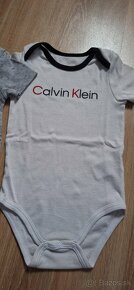 Predám body Calvin Klein vel.12-18mes - 2