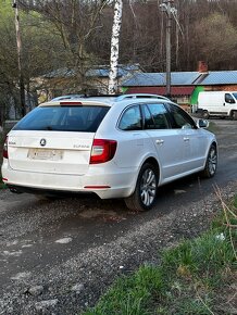 Rozpredam Škoda Superb 2 Facelift 2.0 TDi  Kod motora : CFF - 2