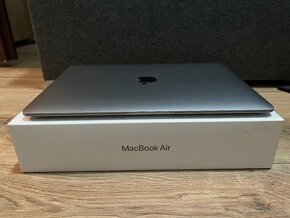 Predám MacBook Air M1, 256 GB SSD, 8 GB RAM – 670 € - 2