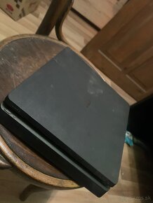 Predám ps4 Slim - 2