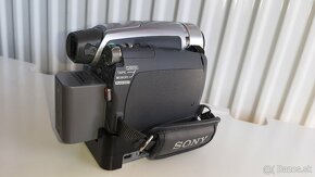 Predam kameru Sony Handycam DCRA C152 - 2