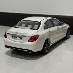 1:18 Norev Mercedes Benz C Class W205 - 2