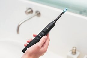 Sonická zubná kefka Philips Sonicare DiamondClean HX991 - 2