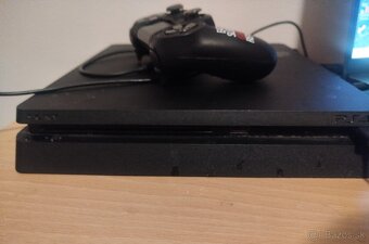 PREDÁM PS4 SLIM 500GB+1 OVLÁDAČ - 2