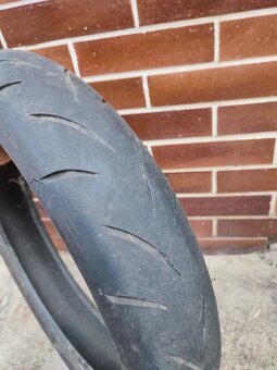 Pneu Bridgestone S21 120/70/17 - 2