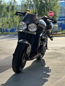 Triumph street triple 675r - 2