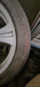 235/45 R18 - 2