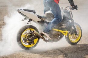 Honda CBR600 f4i Stunt - 2