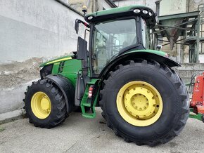 Predám traktor John Deere 7230R - 2