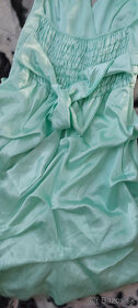 Svetlozelené saténové šaty - 2