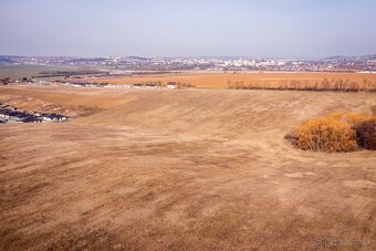 Skvelá investíciaNa predaj pozemok Nitra - Janíkovce v podi - 2