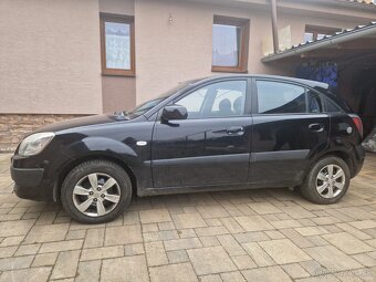 Kia Rio 1.4 2009 havarované - 2